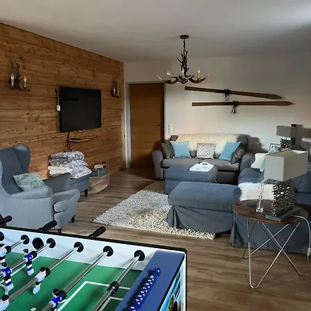 게스트하우스 Luxury Guest House, Living Room, Kitchen And Games 탐스베그