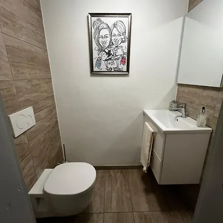 Luxury Suitable For 4 Guests, Living Room, Kitchen And Games *