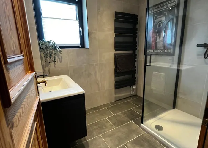 Luxury Guest House, Living Room, Kitchen And Games Гостевой дом Тамсвег