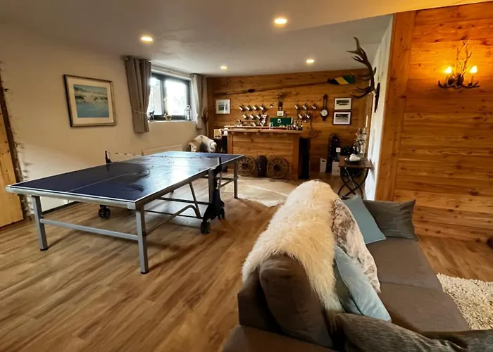 Luxury Guest House, Living Room, Kitchen And Games Тамсвег