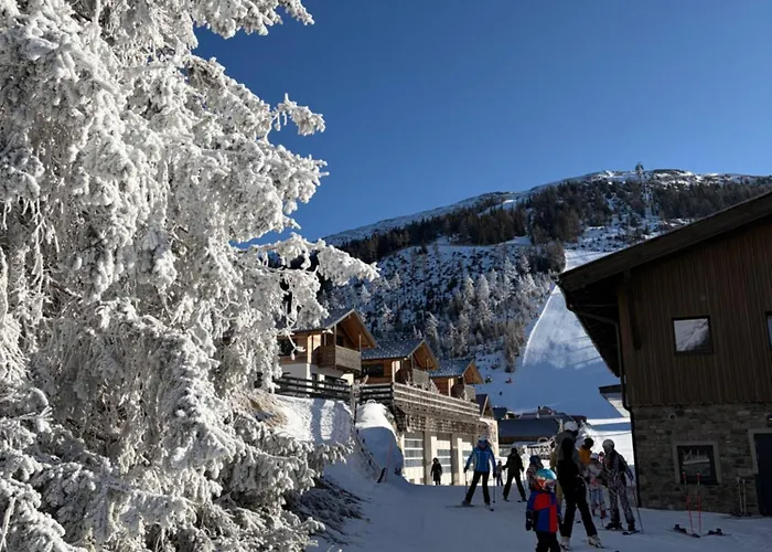 Luxury Guest House, Living Room, Kitchen And Games 3*